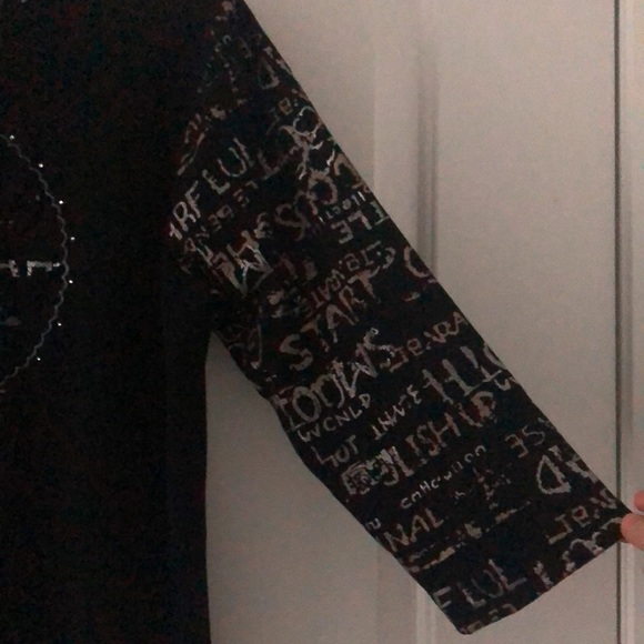 Black 3/4 Sleeve Pattern Top - Picture 3 of 5